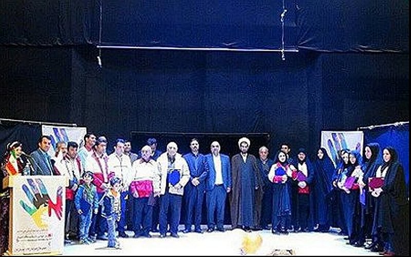 آیین ملی نکوداشت خدمات داوطلبانه در هلال احمر ، در شهرستان ایوان برگزار شد